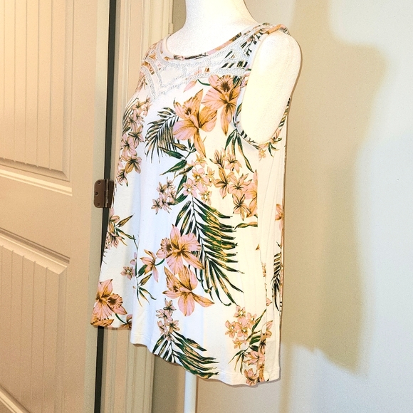 Maurices~Tropical Mesh Yoke Tank size Lg - Picture 4 of 10